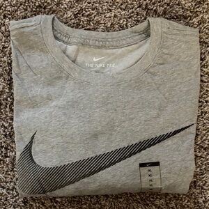 NWT Nike Men's XL Heather Gray dri-fit t shirt